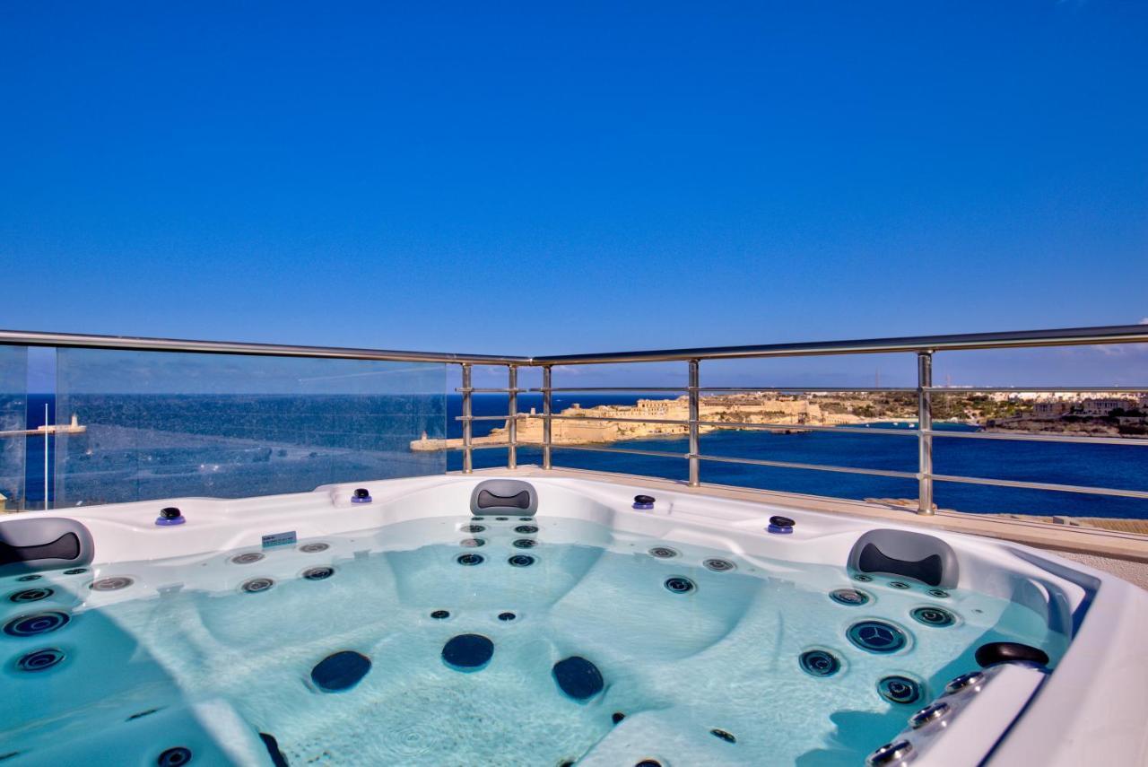 Valletta Luxury 4-Bedroom Duplex With Stunning Sea Views Private Terrace And Jacuzzi Exteriör bild